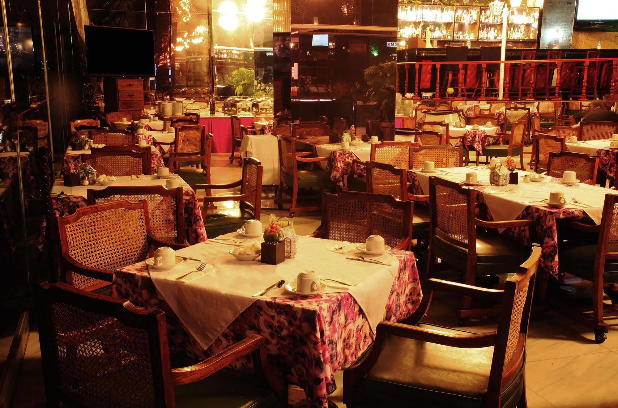 Hotel Plaza Madrid Мехико Экстерьер фото